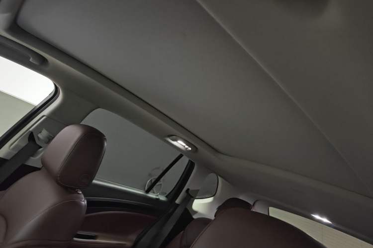 Used Buick Envision 2020 20T Two-Wheel Drive Luxury Model Headliner