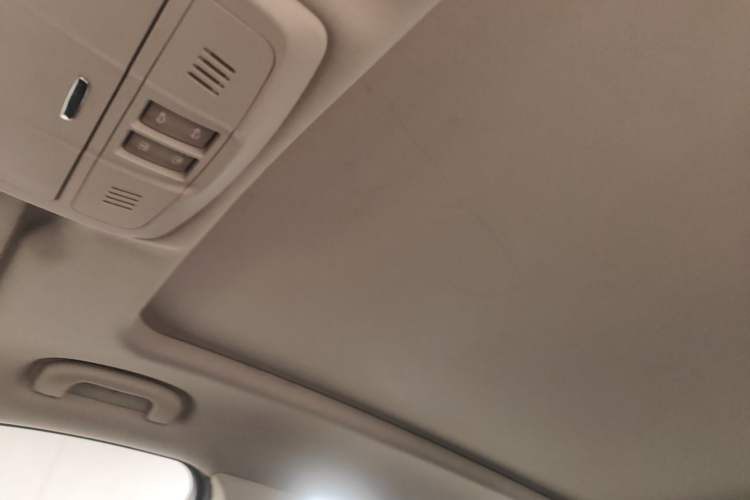 Used Buick Envision 2020 20T Two-Wheel Drive Leading Version Headliner