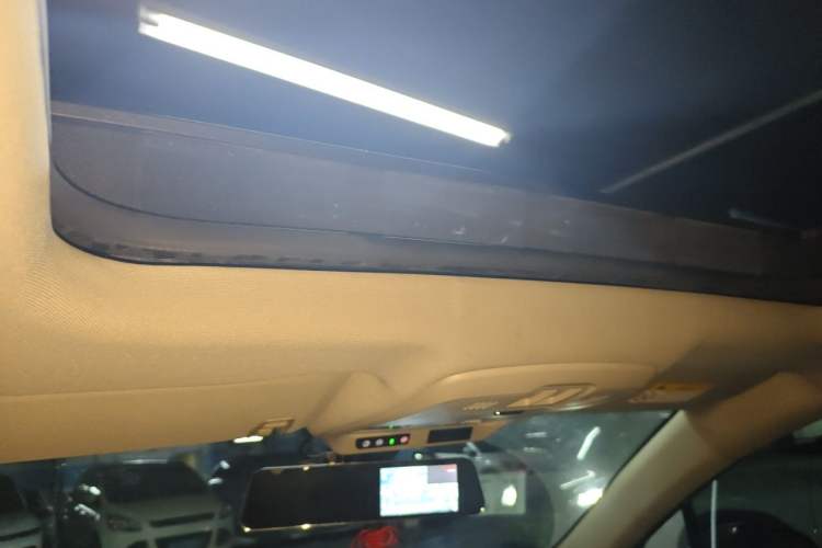 Used Buick Envision 2020 20T Two-Wheel Drive Elite Version Headliner