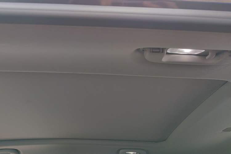 Used Buick Envision 2020 20T Two-Wheel Drive Luxury Model Headliner