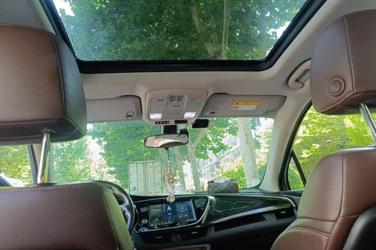 Used Buick Envision 2020 20T Two-Wheel Drive Luxury Model Headliner