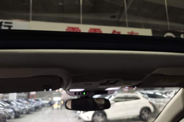 Used Buick Envision 2020 20T Two-Wheel Drive Leading Version Headliner