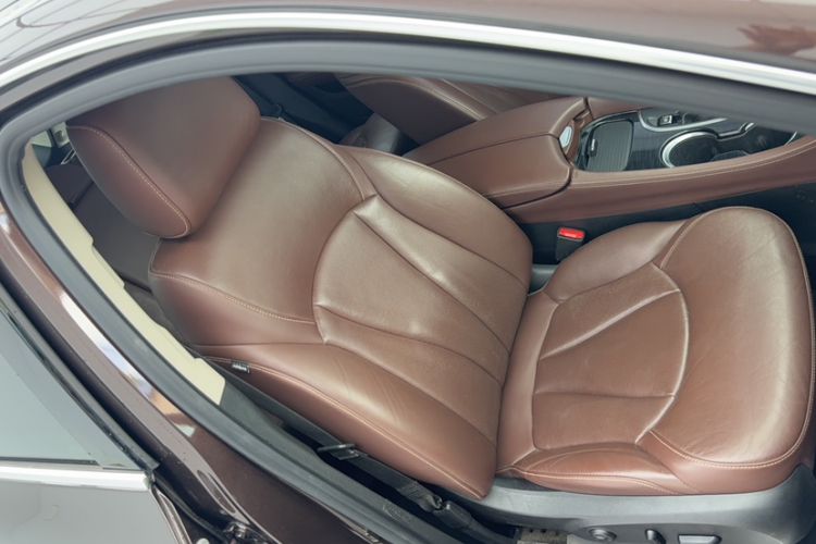 Used Buick Envision 2020 20T Two-Wheel Drive Luxury Model Interior 10
