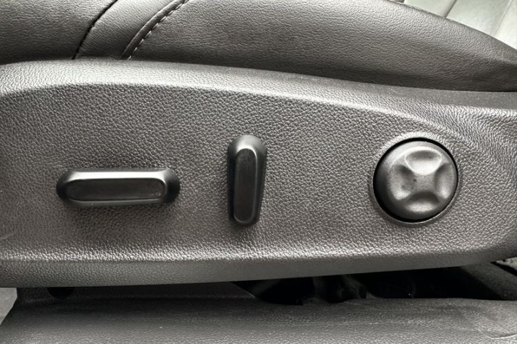 Used Buick Envision 2020 20T Two-Wheel Drive Elite Version Interior 12