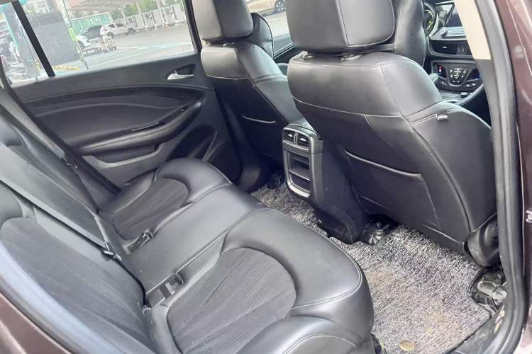Used Buick Envision 2020 20T Two-Wheel Drive Leading Version Interior 3