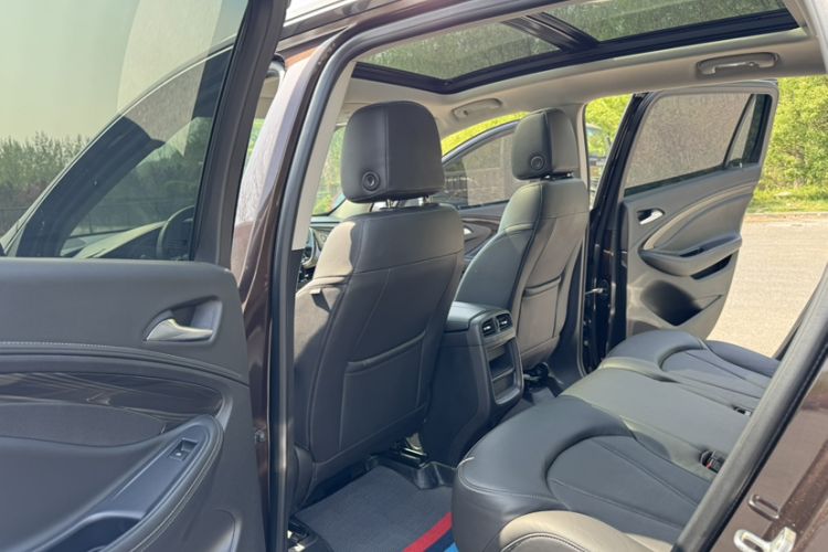 Used Buick Envision 2020 20T Two-Wheel Drive Elite Version Interior 4