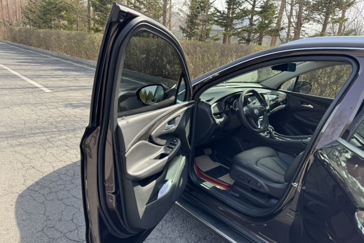 Used Buick Envision 2020 20T Two-Wheel Drive Elite Version Interior 5