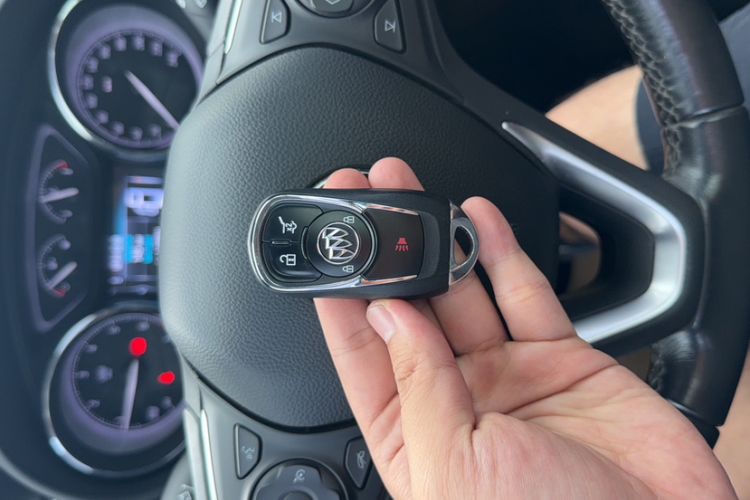 Used Buick Envision 2020 20T Two-Wheel Drive Luxury Model Interior 7