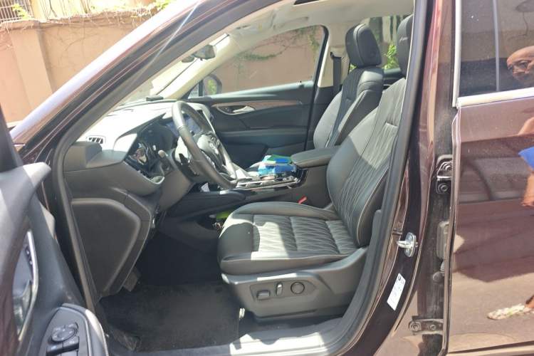 Used Buick Envision 2020 Encore S 652T All-Wheel-Drive Avenir Left Front Seat