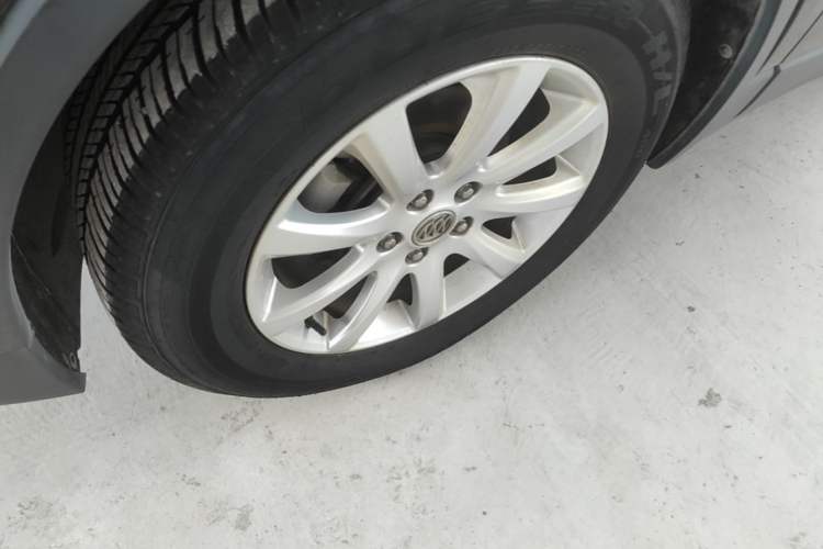 Used Buick Envision 2020 20T Two-Wheel Drive Leading Version Left Front Wheel Hub