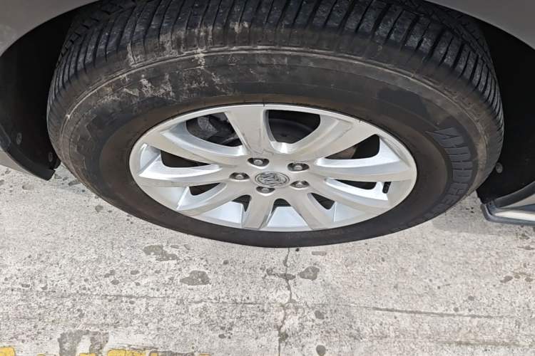 Used Buick Envision 2020 20T Two-Wheel Drive Elite Version Left Front Wheel Hub