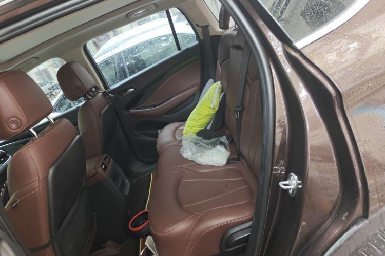 Used Buick Envision 2020 28T Four-Wheel Drive Luxury Version Left Rear Seat