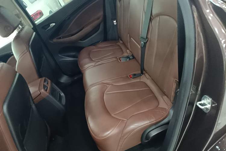 Used Buick Envision 2020 20T Two-Wheel Drive Luxury Model Left Rear Seat