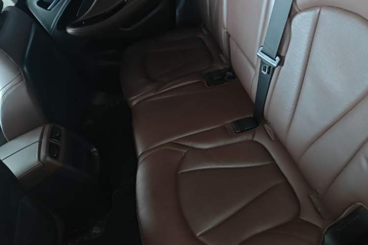 Used Buick Envision 2020 20T Two-Wheel Drive Luxury Model Left Rear Seat