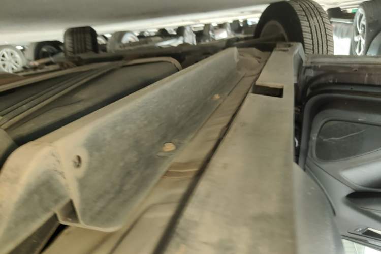 Used Buick Envision 2020 20T Two-Wheel Drive Leading Version Left Side Sill