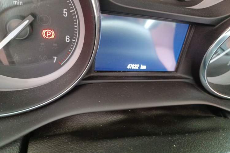 Used Buick Envision 2020 28T Four-Wheel Drive Elite Version Odometer Close Up