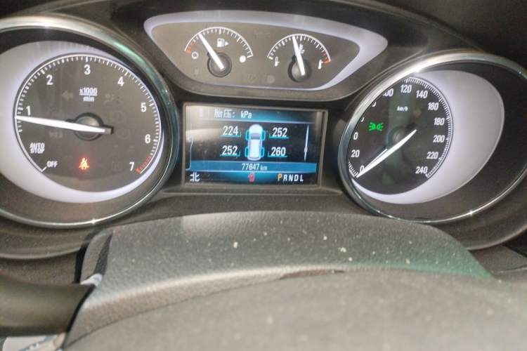 Used Buick Envision 2020 28T Four-Wheel Drive Elite Version Odometer Close Up