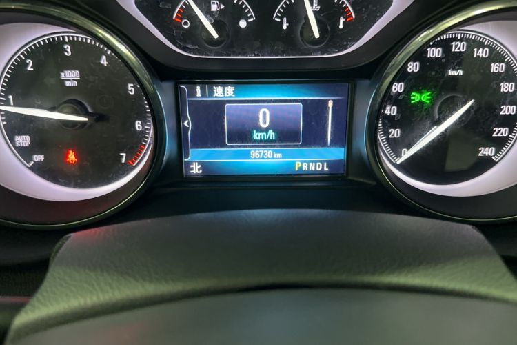 Used Buick Envision 2020 20T Two-Wheel Drive Luxury Model Odometer Close Up