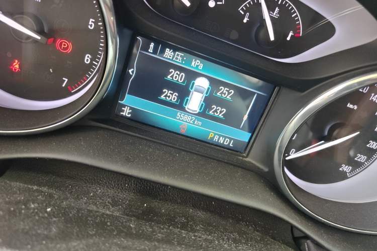 Used Buick Envision 2020 20T Two-Wheel Drive Luxury Model Odometer Close Up