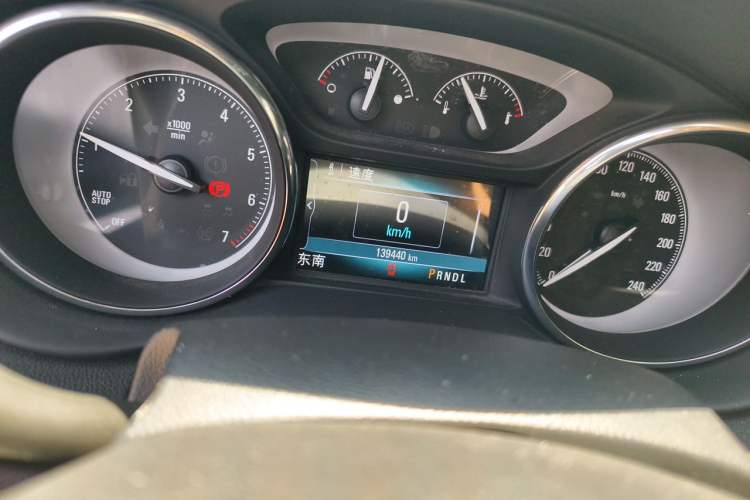 Used Buick Envision 2020 20T Two-Wheel Drive Leading Version Odometer Close Up