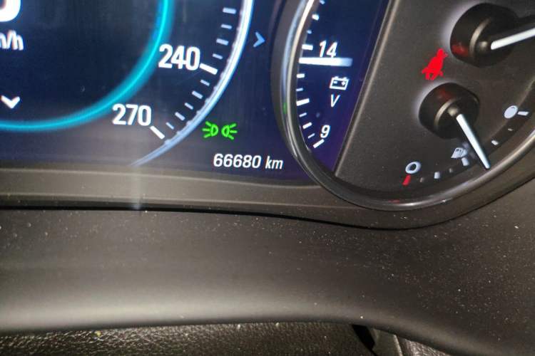 Used Buick Envision 2020 28T Four-Wheel Drive Luxury Version Odometer Close Up
