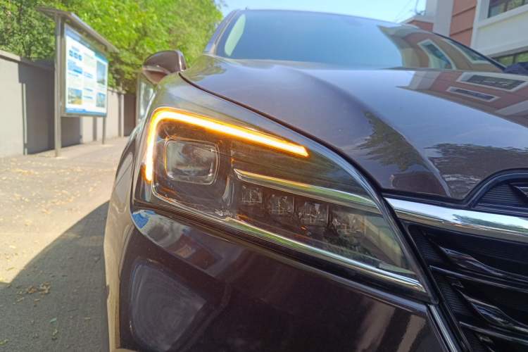 Used Buick Envision 2020 20T Two-Wheel Drive Elite Version Right Front Headlight