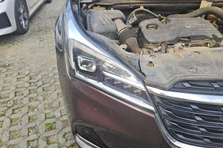 Used Buick Envision 2020 20T Two-Wheel Drive Elite Version Right Front Headlight
