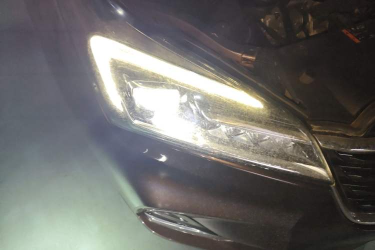 Used Buick Envision 2020 20T Two-Wheel Drive Elite Version Right Front Headlight