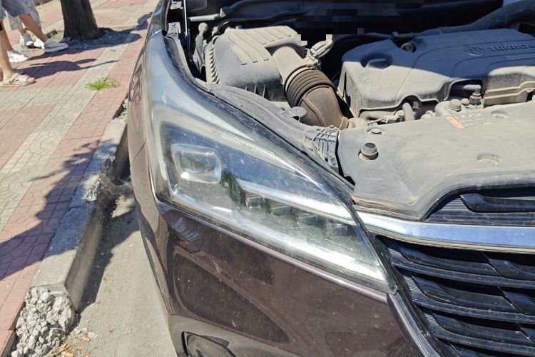 Used Buick Envision 2020 20T Two-Wheel Drive Luxury Model Right Front Headlight