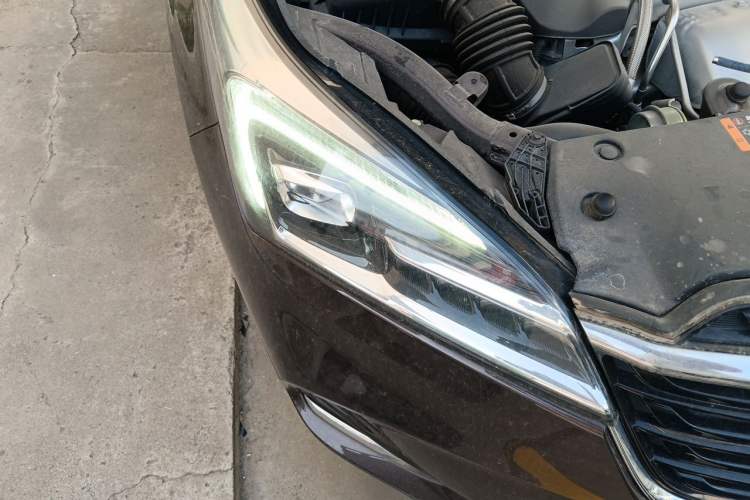 Used Buick Envision 2020 28T Four-Wheel Drive Elite Version Right Front Headlight