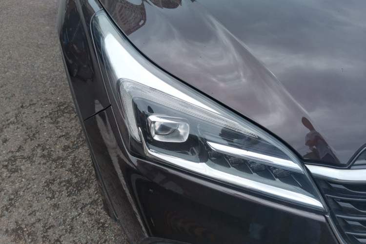 Used Buick Envision 2020 20T Two-Wheel Drive Luxury Model Right Front Headlight