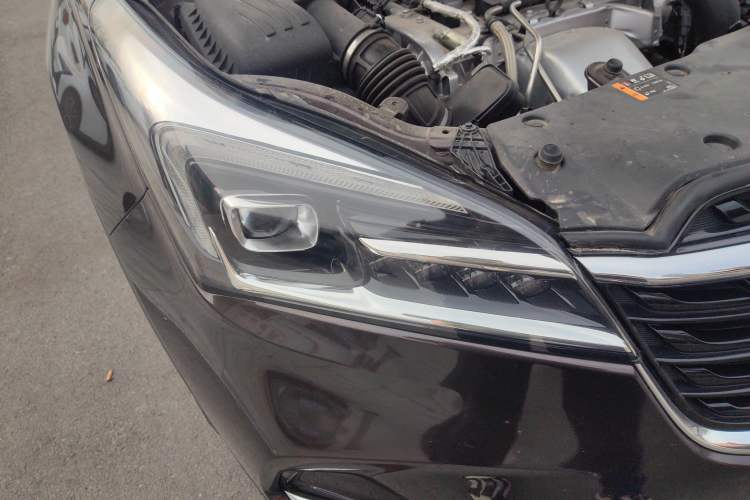 Used Buick Envision 2020 28T Four-Wheel Drive Elite Version Right Front Headlight