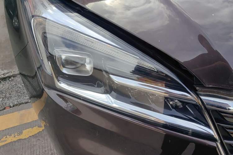 Used Buick Envision 2020 20T Two-Wheel Drive Luxury Model Right Front Headlight
