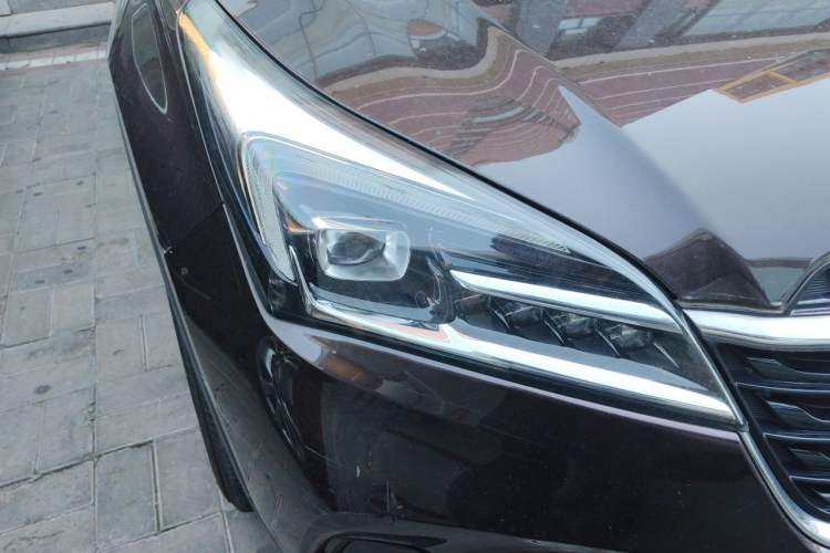 Used Buick Envision 2020 20T Two-Wheel Drive Elite Version Right Front Headlight