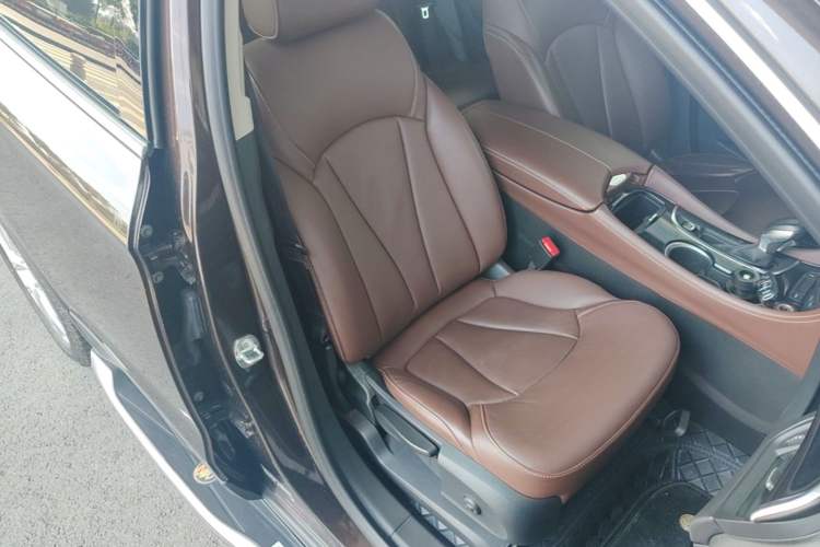 Used Buick Envision 2020 28T Four-Wheel Drive Elite Version Right Front Seat