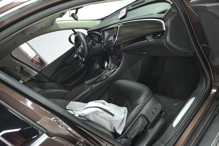 Used Buick Envision 2020 20T Two-Wheel Drive Elite Version Right Front Seat
