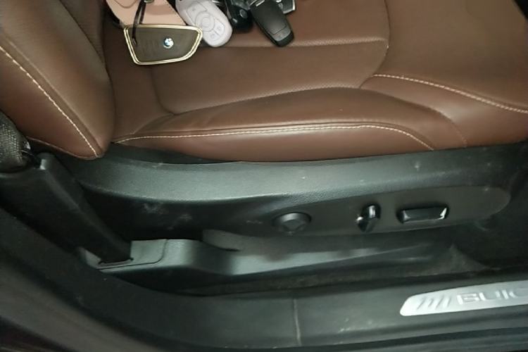Used Buick Envision 2020 28T Four-Wheel Drive Luxury Version Right Front Seat