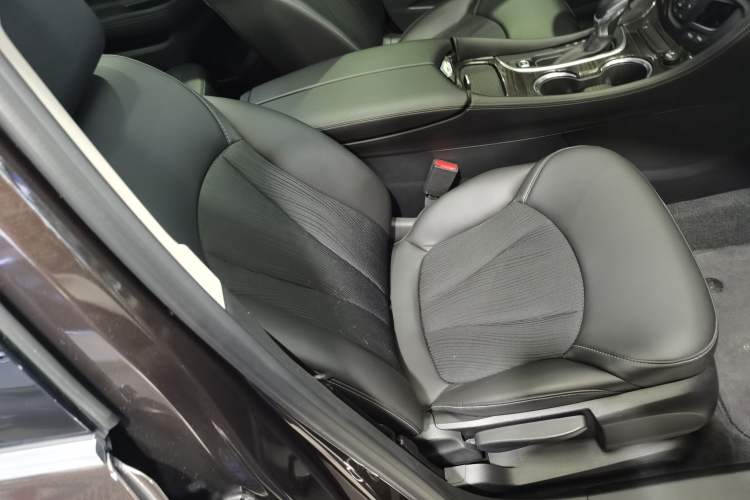 Used Buick Envision 2020 20T Two-Wheel Drive Leading Version Right Front Seat