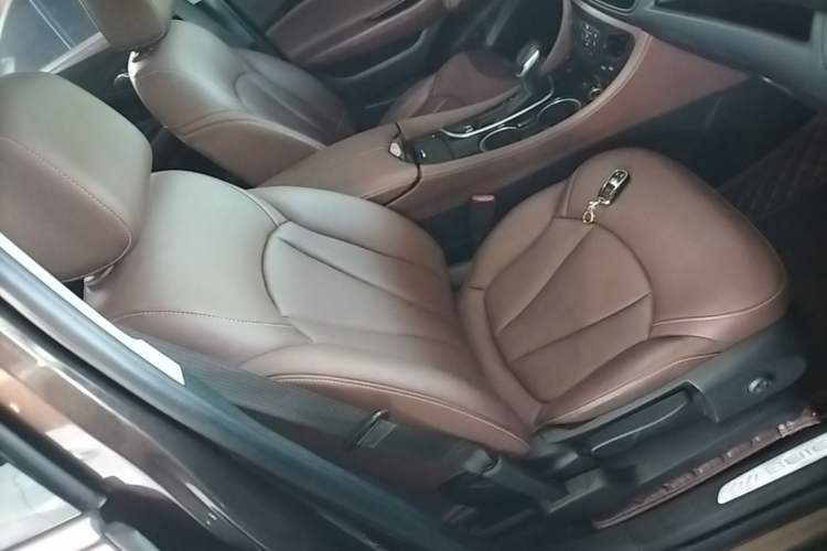 Used Buick Envision 2020 28T Four-Wheel Drive Elite Version Right Front Seat