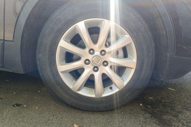 Used Buick Envision 2020 20T Two-Wheel Drive Elite Version Right Front Wheel Hub