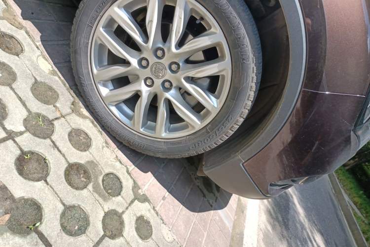 Used Buick Envision 2020 28T Four-Wheel Drive Elite Version Right Front Wheel Hub