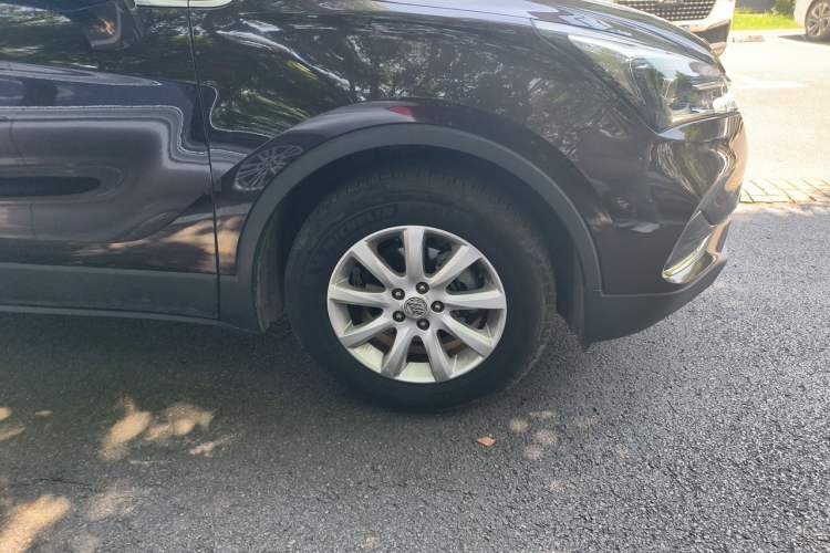 Used Buick Envision 2020 20T Two-Wheel Drive Leading Version Right Front Wheel Hub