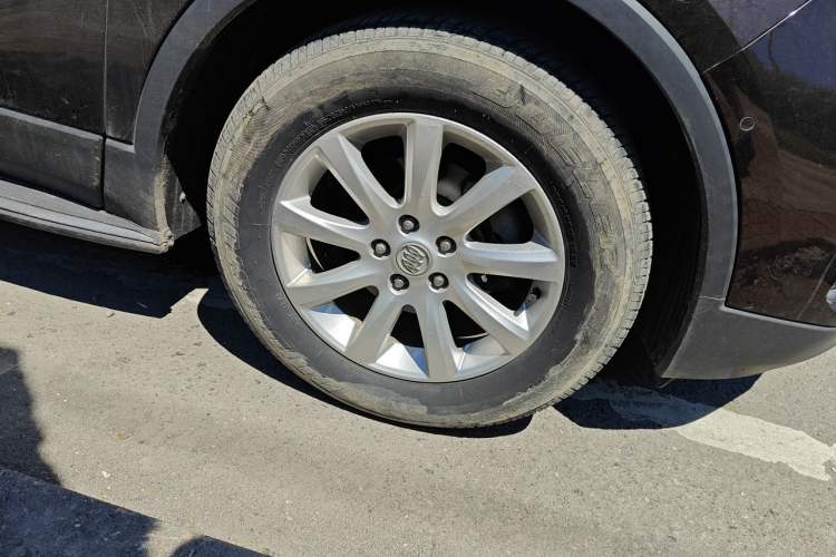 Used Buick Envision 2020 20T Two-Wheel Drive Luxury Model Right Front Wheel Hub