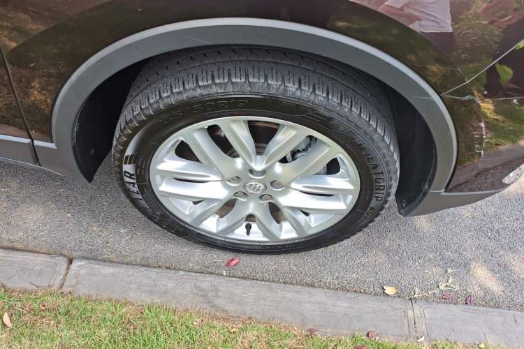 Used Buick Envision 2020 28T Four-Wheel Drive Elite Version Right Front Wheel Hub