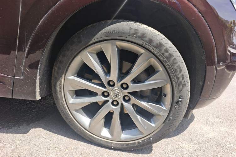 Used Buick Envision 2020 Encore S 652T All-Wheel-Drive Avenir Right Front Wheel Hub