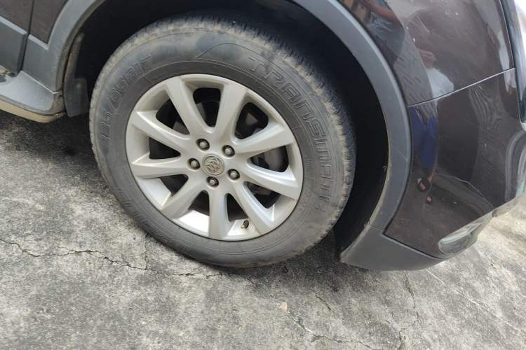 Used Buick Envision 2020 20T Two-Wheel Drive Leading Version Right Front Wheel Hub