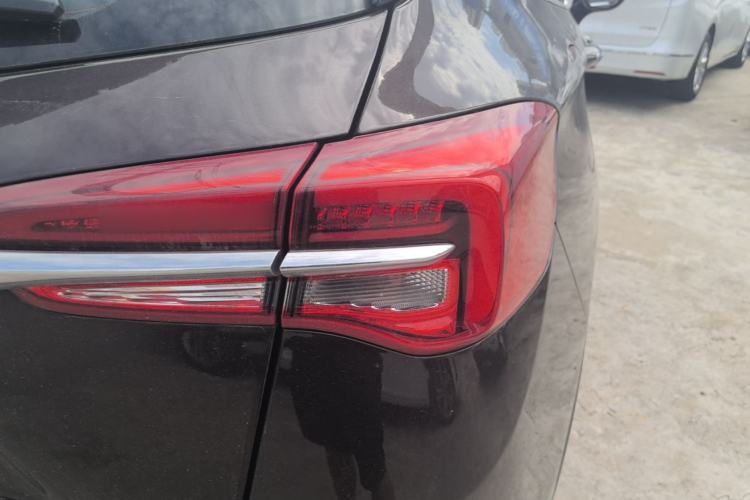 Used Buick Envision 2020 20T Two-Wheel Drive Elite Version Right Rear Taillight