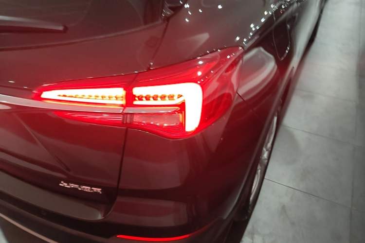Used Buick Envision 2020 28T Four-Wheel Drive Elite Version Right Rear Taillight