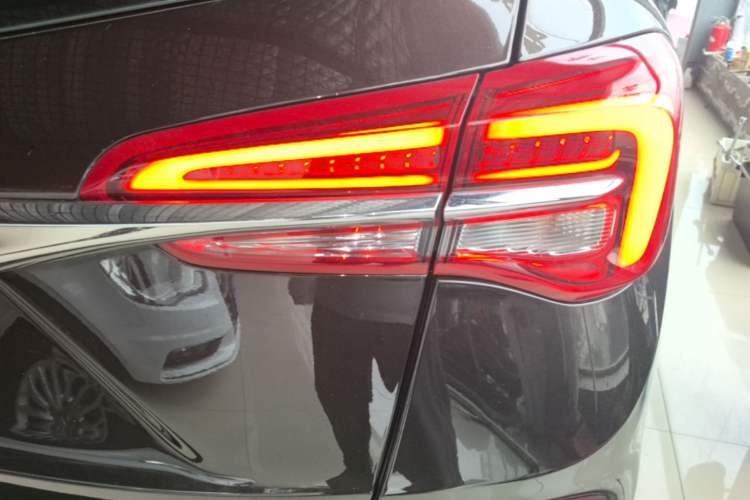 Used Buick Envision 2020 28T Four-Wheel Drive Luxury Version Right Rear Taillight