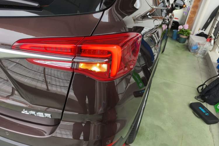 Used Buick Envision 2020 28T Four-Wheel Drive Elite Version Right Rear Taillight